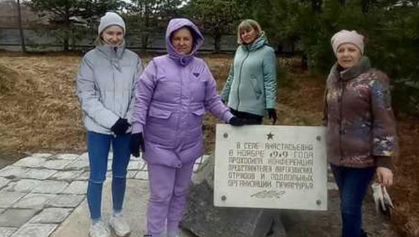 Работники администрации и дома культуры присоединились к Всероссийскому субботнику